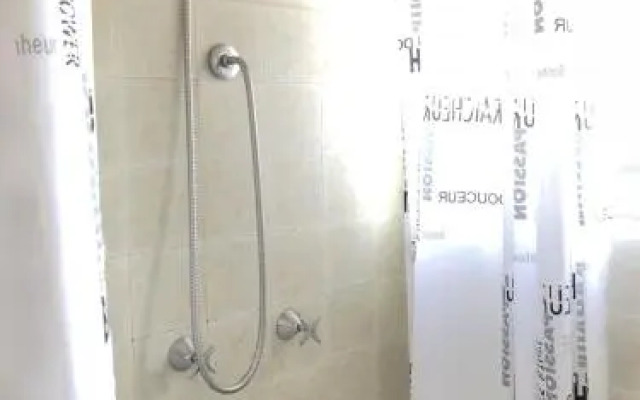 Convenient, Bright and Affordable 2 Bedroom Unit