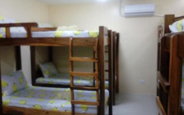 EA Apartelle - Metro Vigan - Hostel