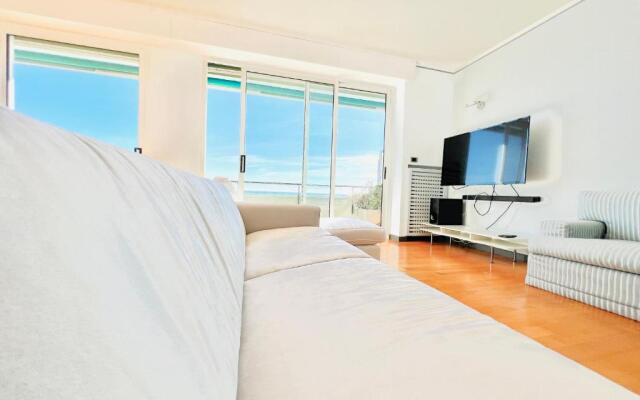 Suite SeaSide Home - Fronte Mare con piscina