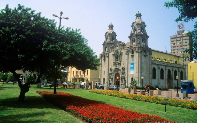 Radisson Hotel Decapolis Miraflores