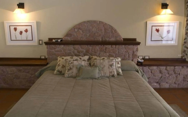 La Casa De La Bodega - Wine Boutique Hotel