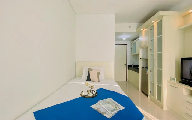Good And Homey Studio Apartment At Transpark Cibubur