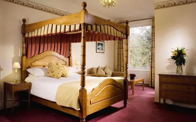 Canterbury Hotel