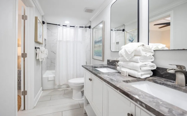 Phoenix X 1403 3 Bedroom Condo