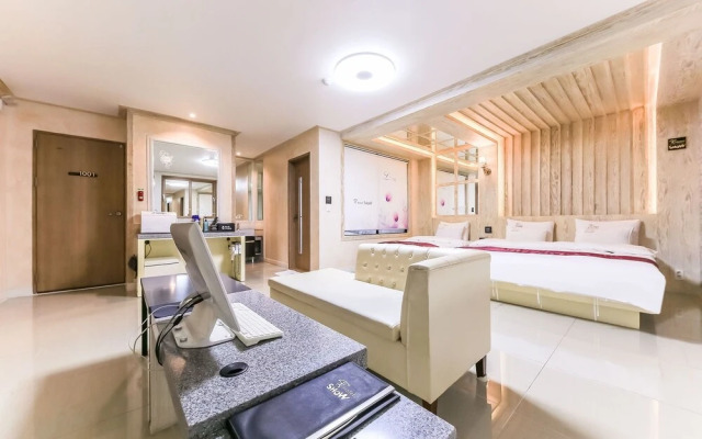Cheongju Show Hotel