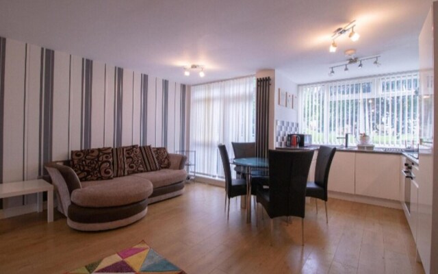 Charming 3-bed Apartment in Newcastle City