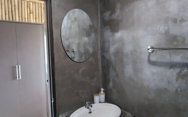 Modern Rustic Seaview 1 Bedroom Retreat With Free Coworking