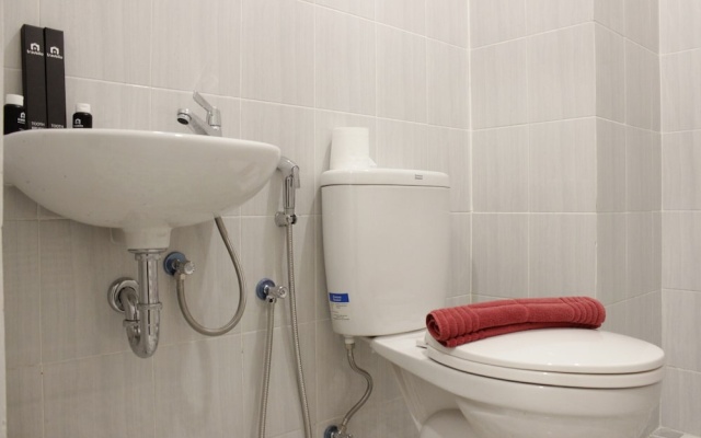 Pleasant Studio Semi Apartment at The Lodge Paskal near BINUS University – Bathroom – Bandung