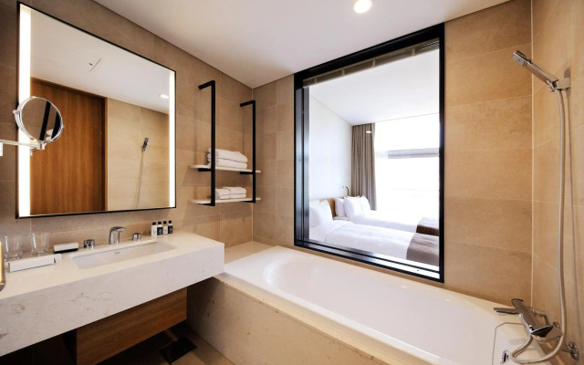 Midas Hotel & Resort