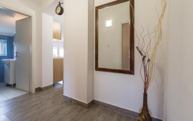 Stunning Apartment in Porec With 2 Bedrooms, Wifi and Outdoor Swimming Pool