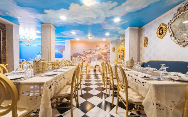 Bless Amare Boutique Hotel by RedDoorz