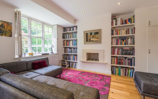 Charming Golders Green Home by Hampstead Heath