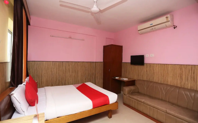 Hotel Centre Point by OYO Rooms