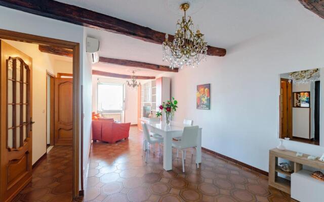 ALTIDO Sunny 2-bed flat near Aquarium