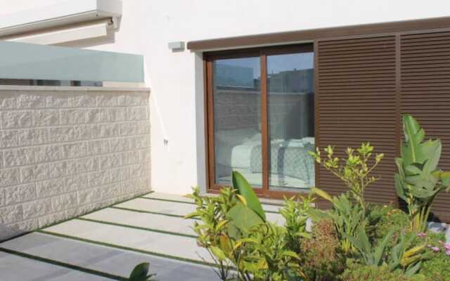 Luxurious Villa sleeps 6 with Private Pool LM1