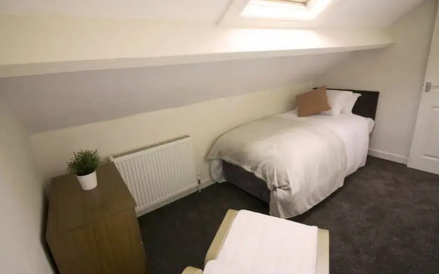 RoomTel - Brook House