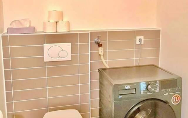 One bedroom flat with parking&balcony