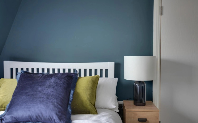 Beautiful Chelmsford Apartment - Free Parking