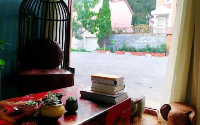 Yuehai Huan Ting Homestay