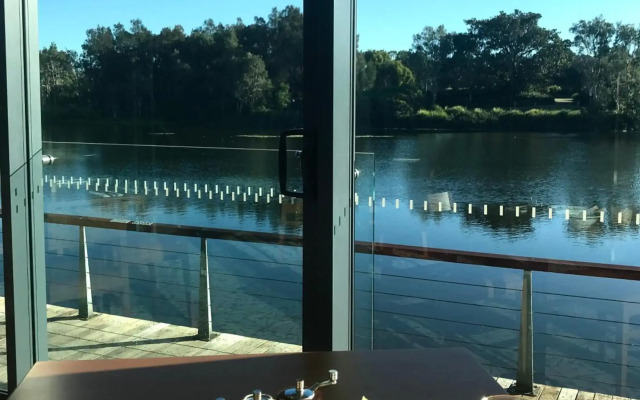 Best Western Plus North Lakes Hotel