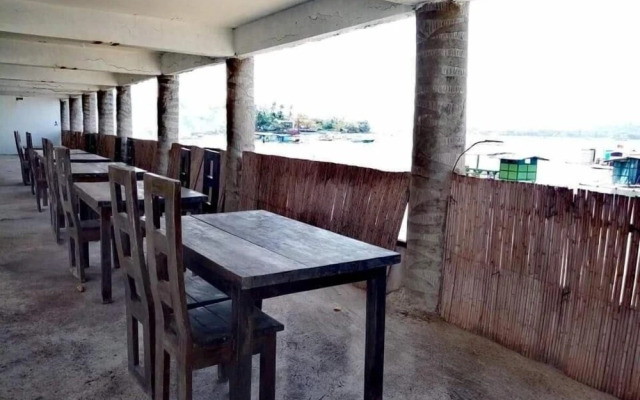 The Pelicans Castaway