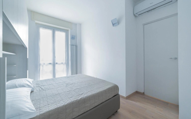 Milano Cosy APT with Balcony!