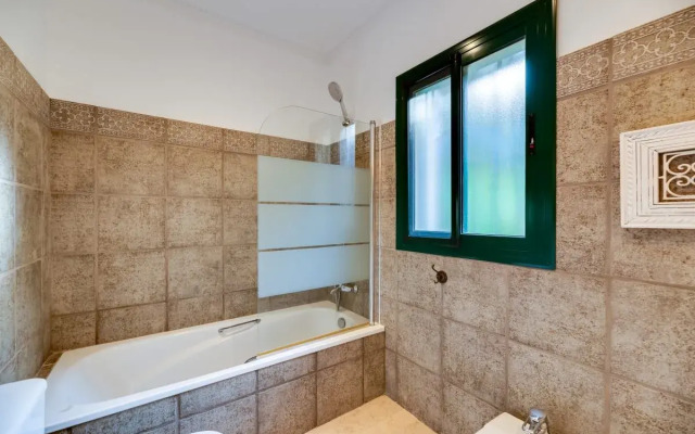 All About Casa Roca