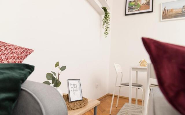 Spittelau Chillout Lounge by ichbucheAT