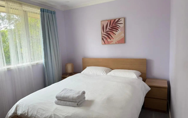 Scullin 3BR House, Free WiFi, Netflix, Parking