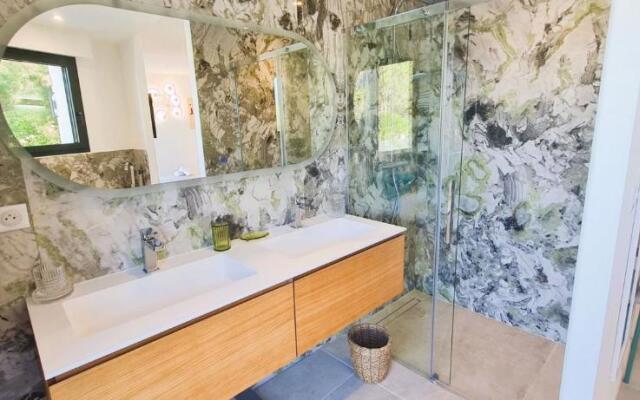 Villa Acqua 12 pers piscine chauffée accès direct plage