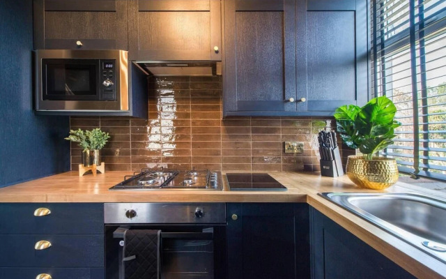 Luxury Versace Sleeps10, Hottub, Pool Table, Skytv