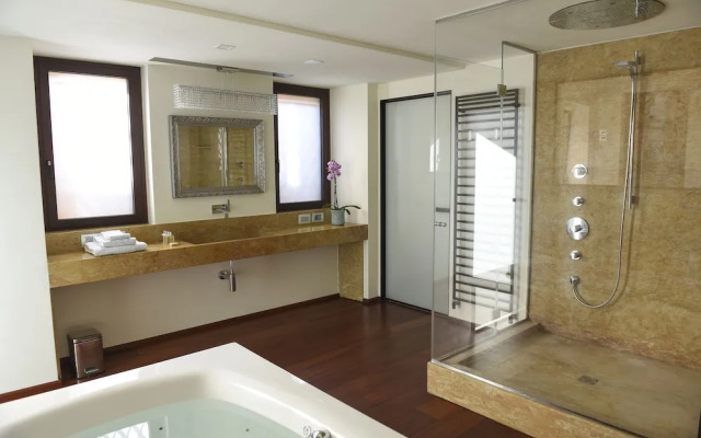 Luxury Como Lake Apartment