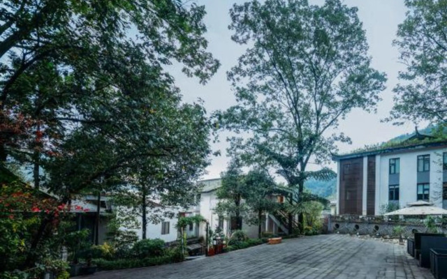 Qingcheng Mountain - Luxury Wuliuzhuang