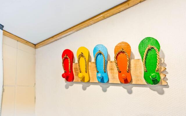 Snug Holiday Home in Nieuwvliet near Beach & Nature Reserve