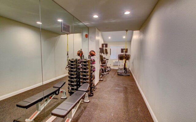 Sunshine Suites at Hillcrest