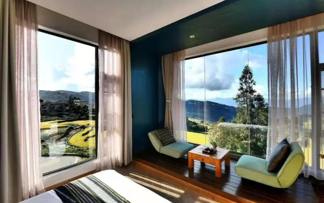 The Twelve Manor Terraces Lodge