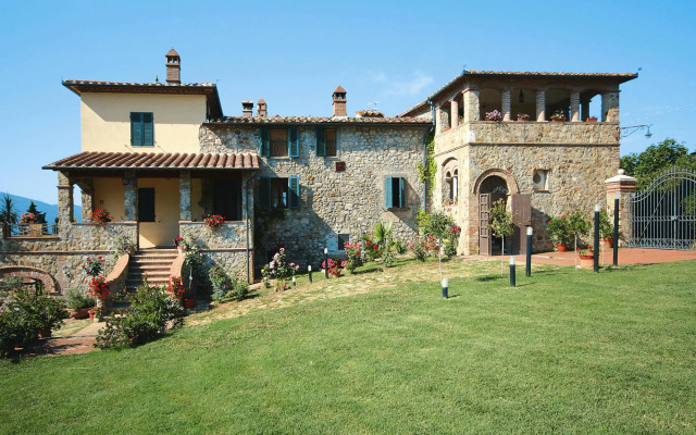 Country House in Chiusdino With Panoramic Views