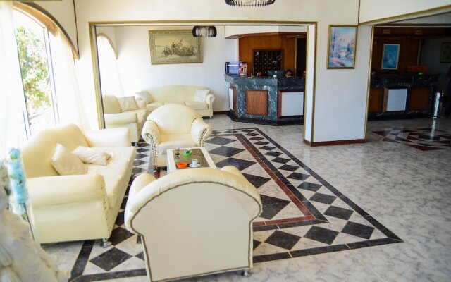 Plan B El Montazah Hotel