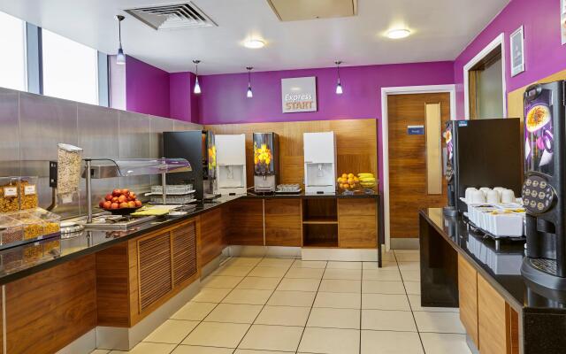 Holiday Inn Express London - Newbury Park, an IHG Hotel