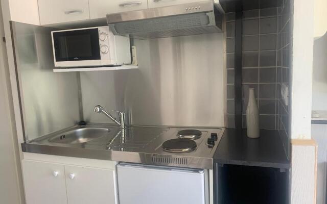 Petit appartement chez l’hôte avec piscine