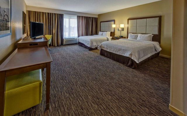Hampton Inn by Hilton Dunn