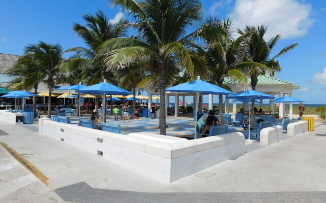 Lauderdale Villas, Suites by the Sea