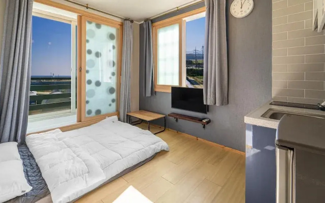 Gangneung Basecamp Pension