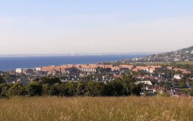 Studio in Villers-sur-mer, With Wonderful Lake View and Balcony