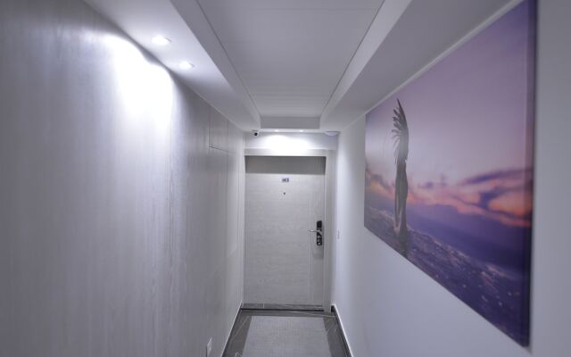 Zett Hotel
