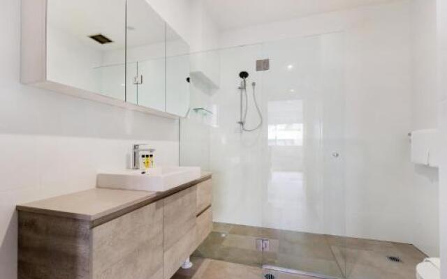 Surry Hills Modern Self-Contained One-Bedroom Apartment (19 FOV)