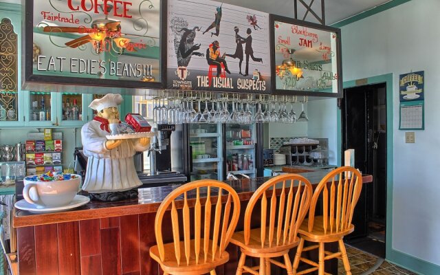 The Old Courthouse Inn