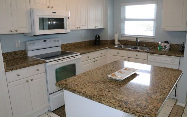 Jamaica Royale 204 - 2 Br Condo