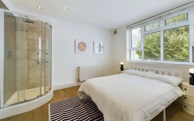 The Earl's Court Hideaway - Warm 3bdr House