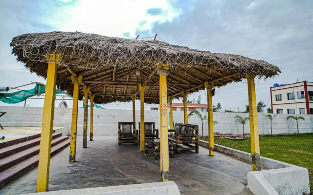 Bombay Beach Resort